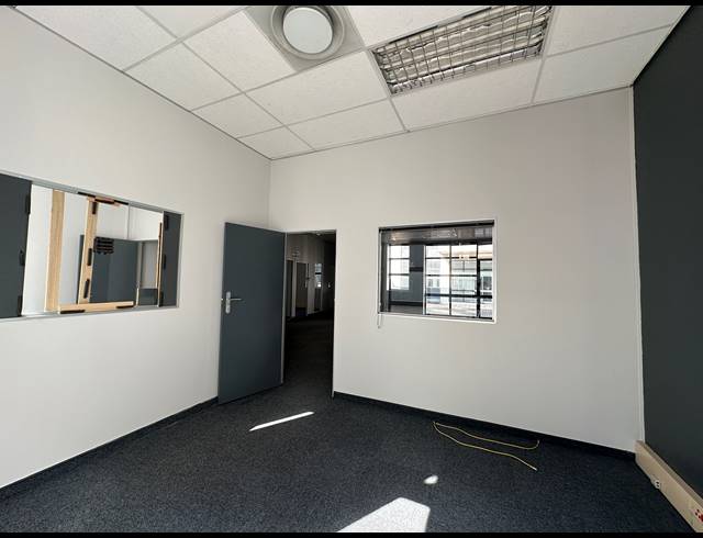 130.70M² OFFICE TO LET IN ECO PARK ESTATE